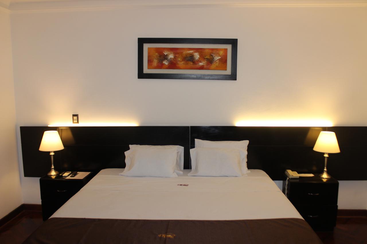 Habitación Matrimonial — De Ville Inn, Miraflores